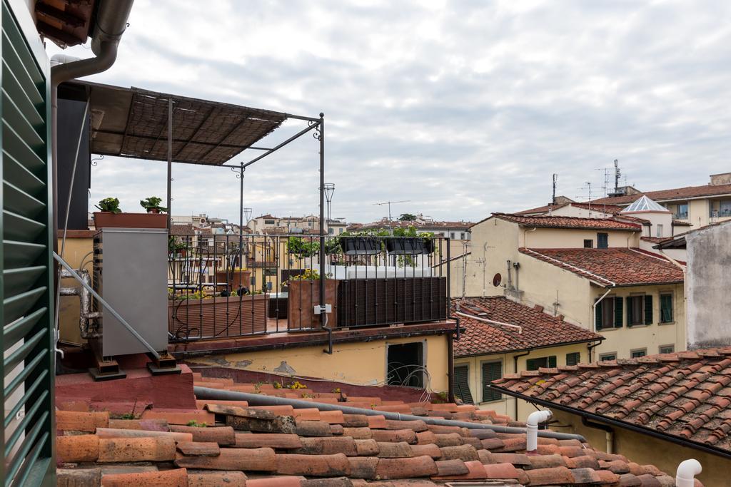 Charming Attic Niche Apartment Florenz