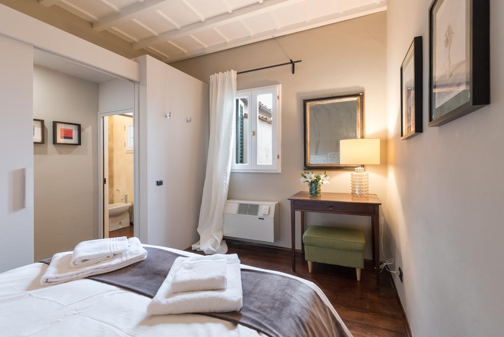 Charming Attic Niche Apartment Florenz
